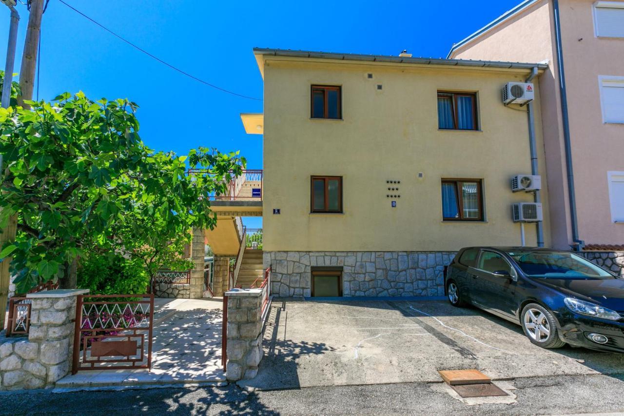Apartments Mirena Crikvenica Bagian luar foto