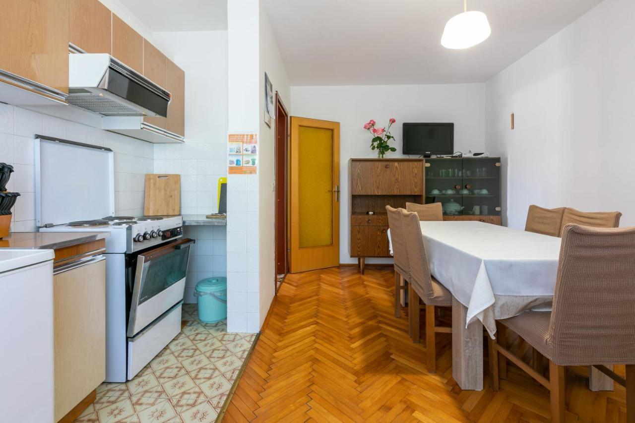 Apartments Mirena Crikvenica Bagian luar foto