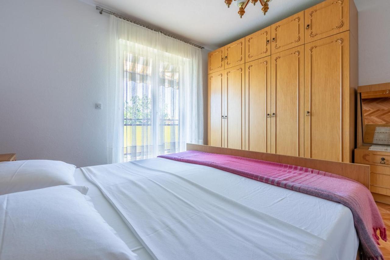 Apartments Mirena Crikvenica Bagian luar foto