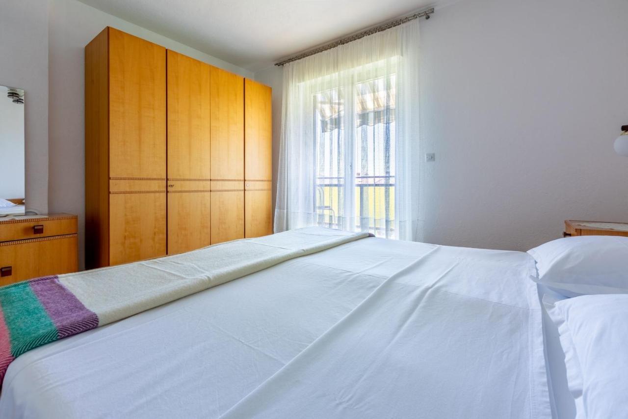 Apartments Mirena Crikvenica Bagian luar foto