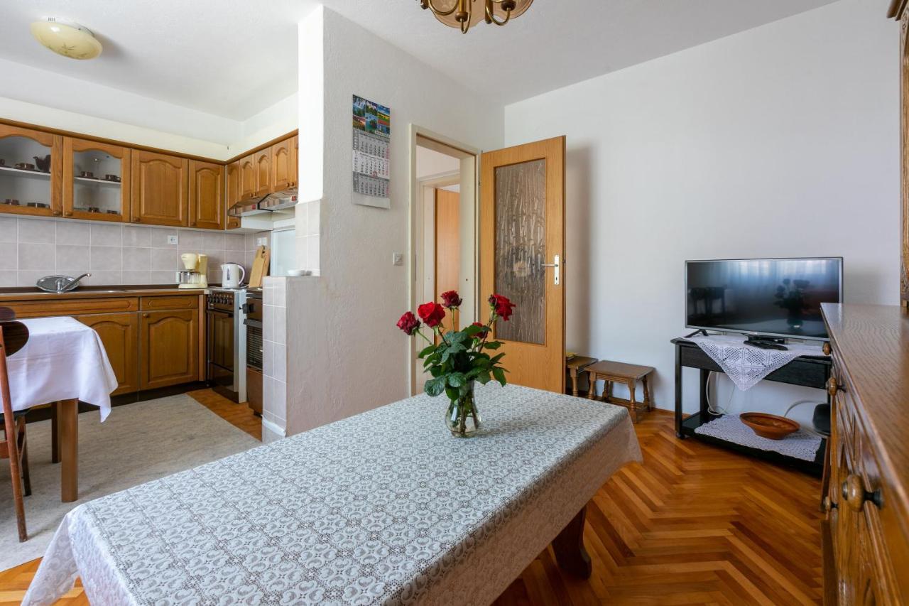 Apartments Mirena Crikvenica Bagian luar foto