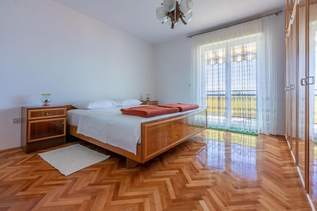 Apartments Mirena Crikvenica Bagian luar foto