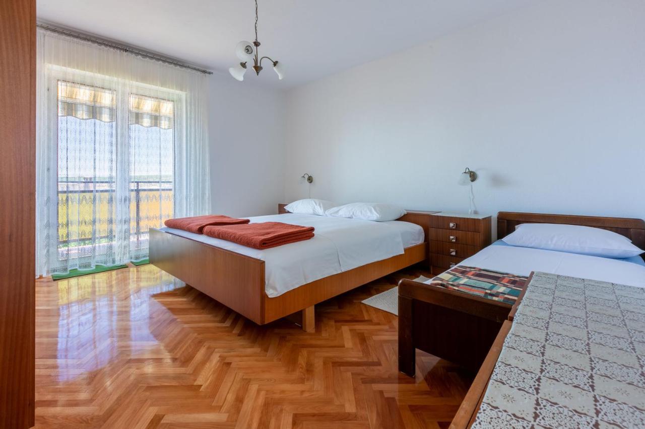 Apartments Mirena Crikvenica Bagian luar foto