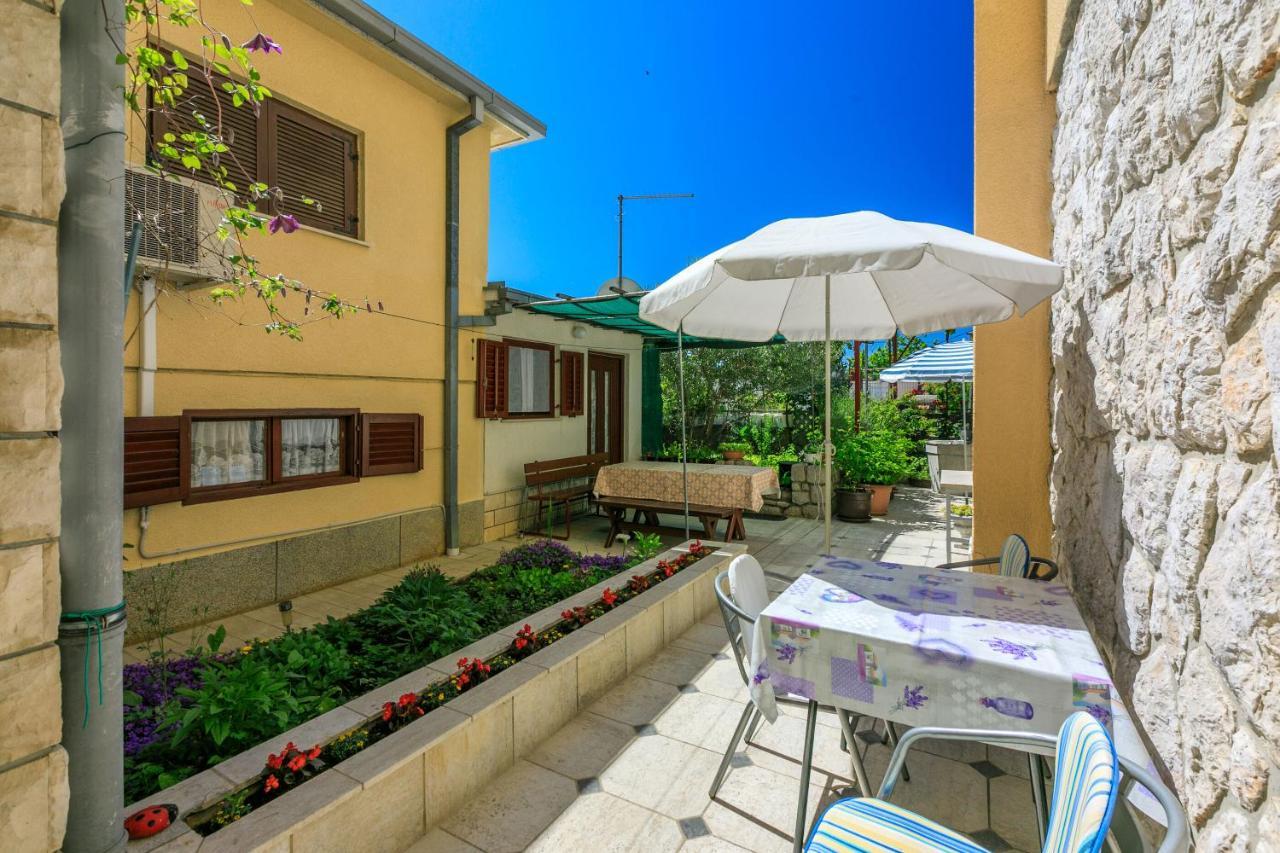 Apartments Mirena Crikvenica Bagian luar foto