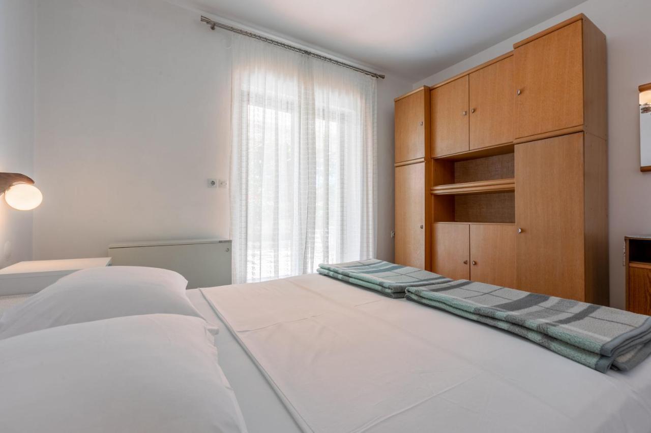 Apartments Mirena Crikvenica Bagian luar foto