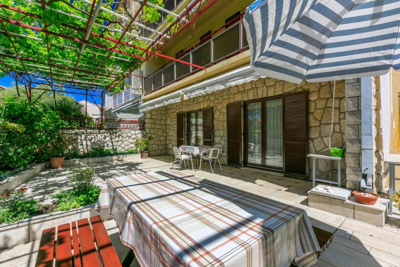 Apartments Mirena Crikvenica Bagian luar foto