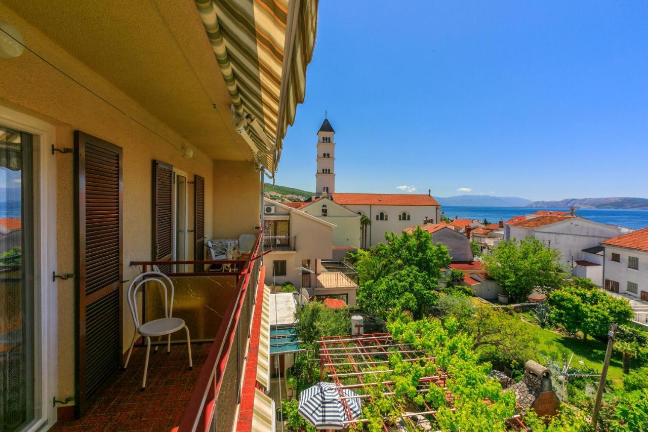 Apartments Mirena Crikvenica Bagian luar foto