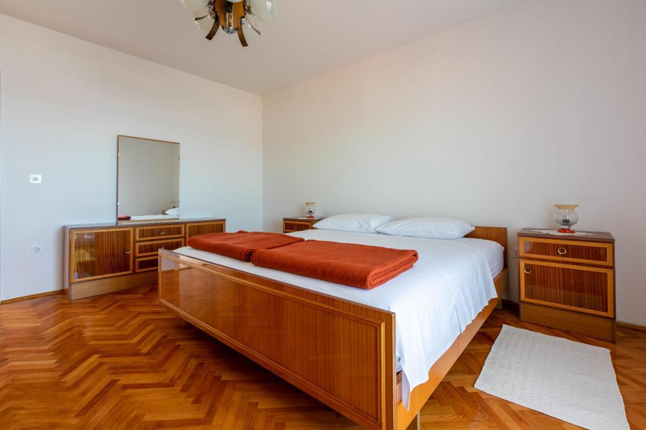 Apartments Mirena Crikvenica Bagian luar foto