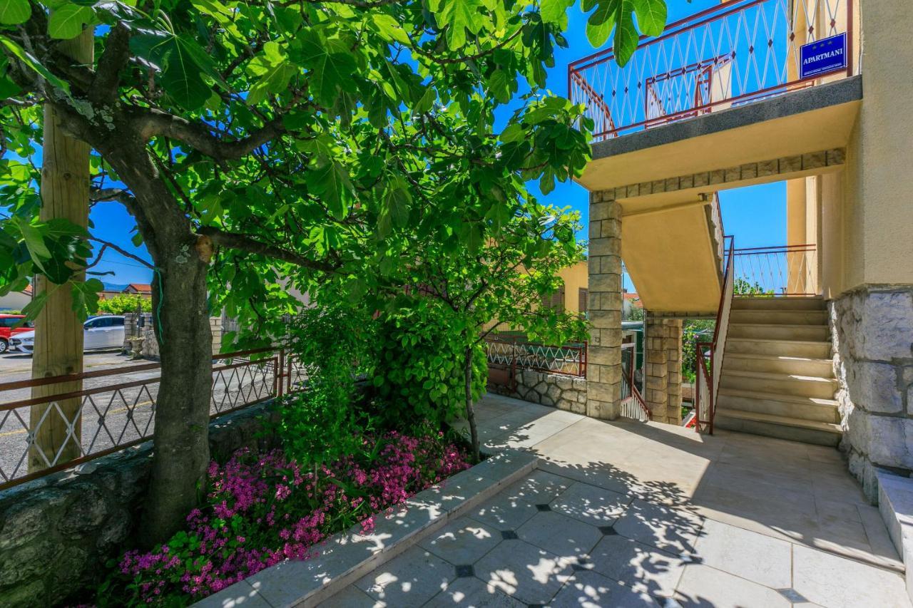 Apartments Mirena Crikvenica Bagian luar foto