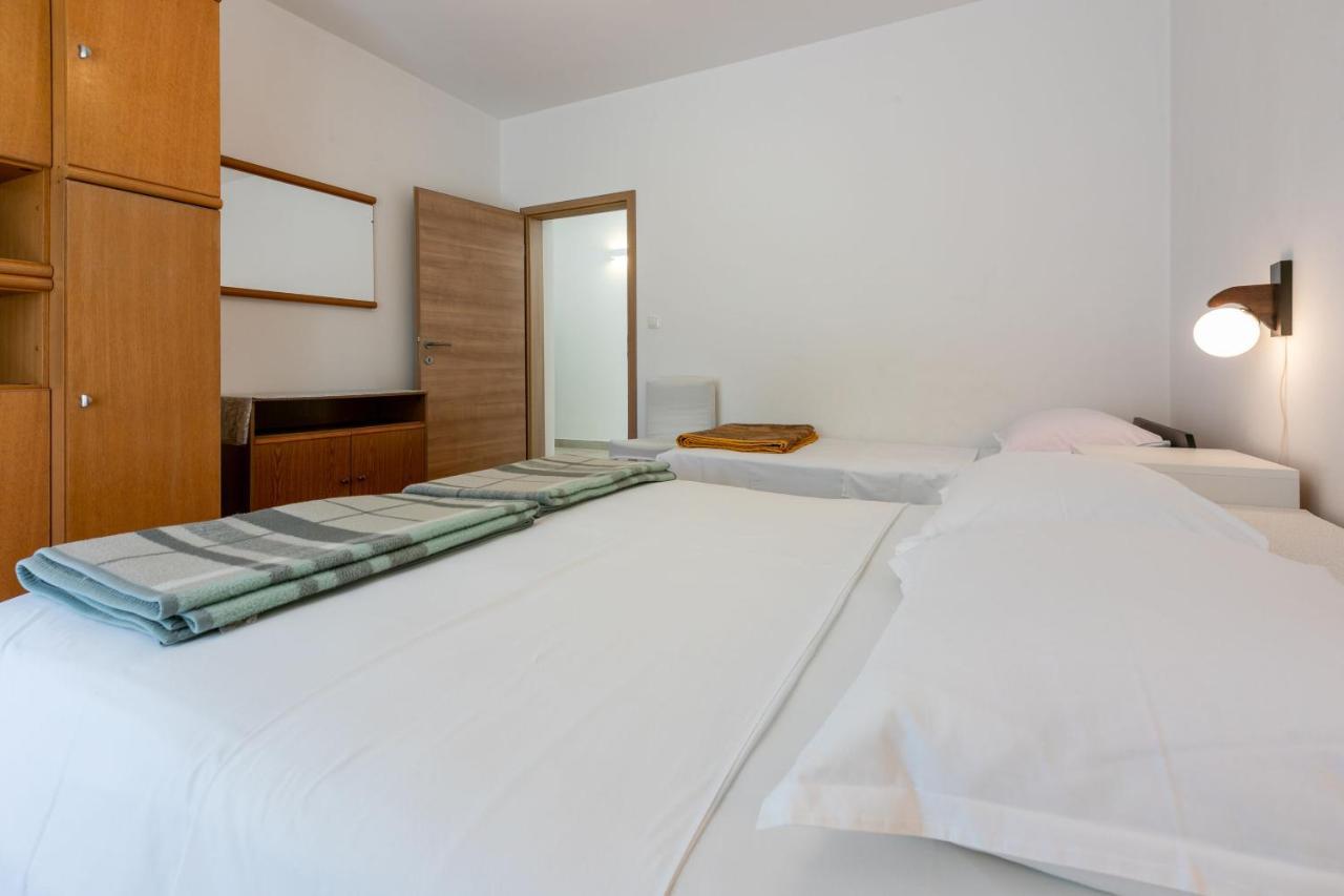 Apartments Mirena Crikvenica Bagian luar foto