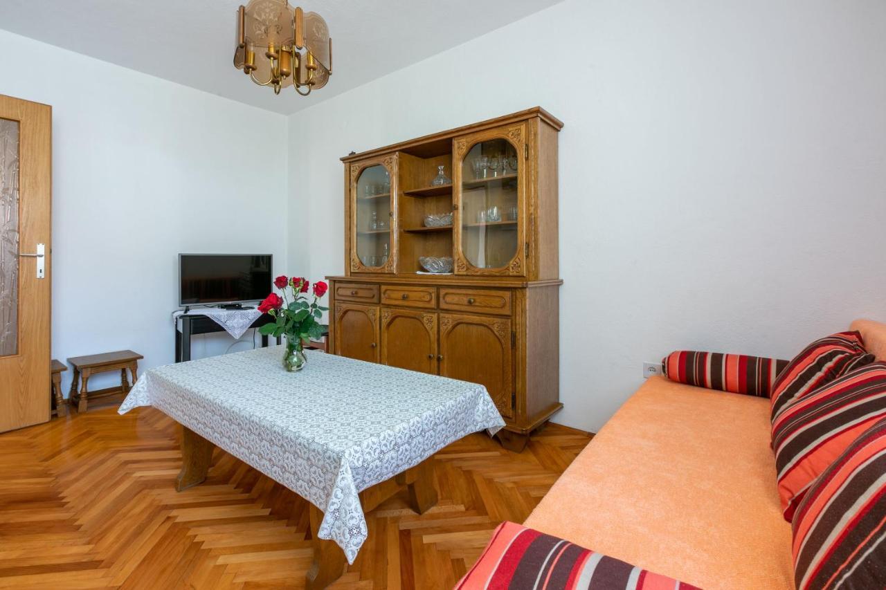 Apartments Mirena Crikvenica Bagian luar foto