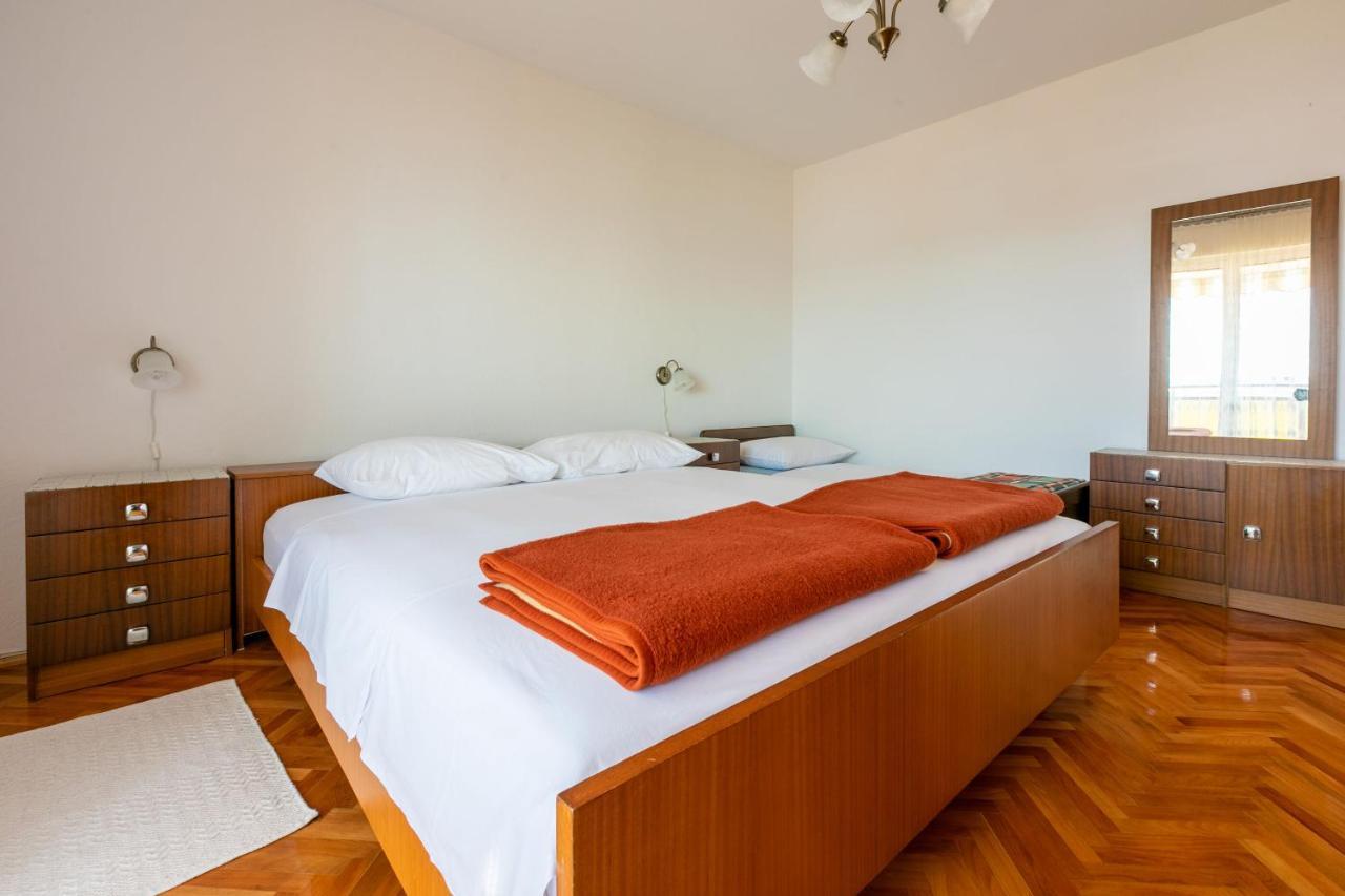 Apartments Mirena Crikvenica Bagian luar foto