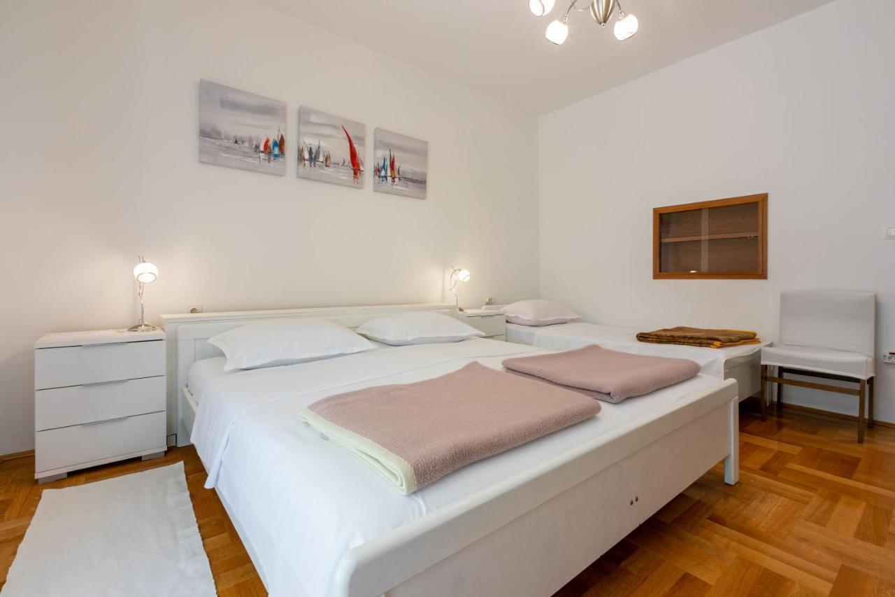 Apartments Mirena Crikvenica Bagian luar foto